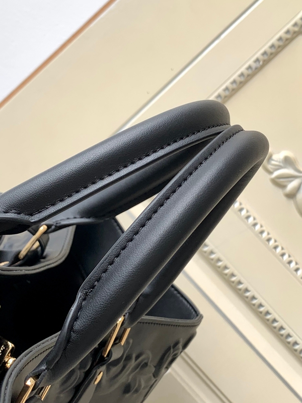 ルイヴィトンバッグ角部分ディテール